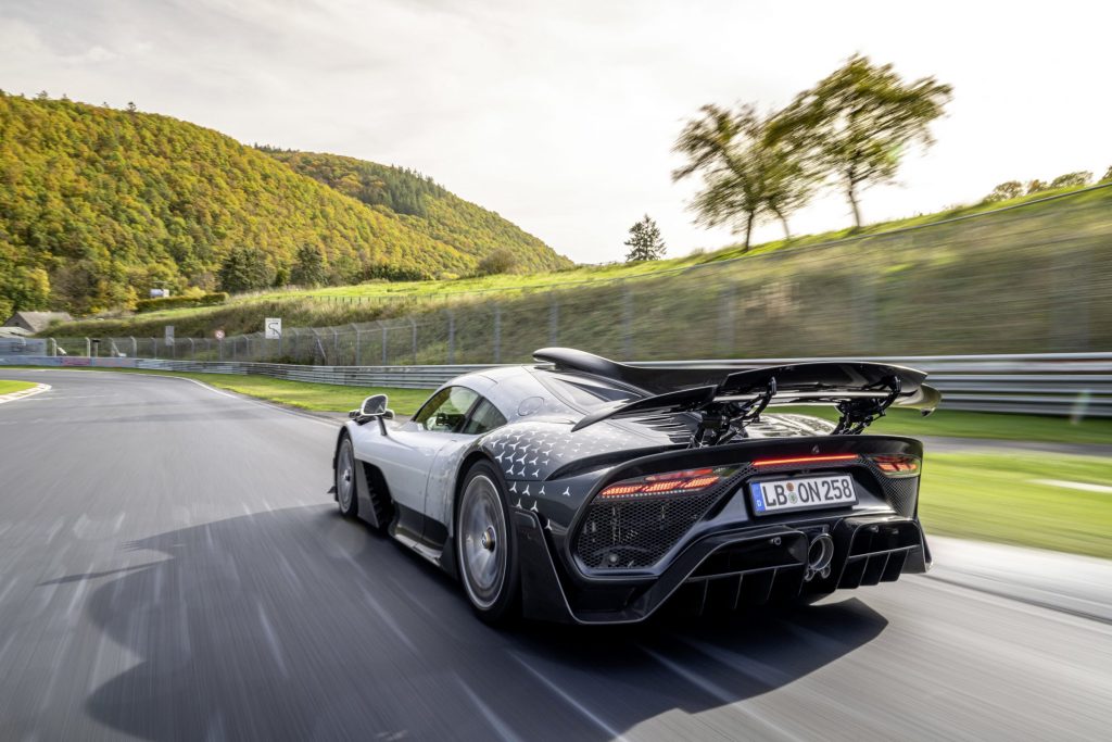 O superesportivo Mercedes-AMG One é o novo detentor do título de carro que completou o circuito de Nurburgring em menor tempo