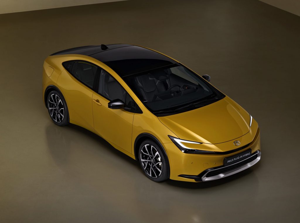 A quinta geração do Toyta Prius foi apresentada.  A linha 2023 conta com novo design, mais potência e maior autonomia no modo elétrico