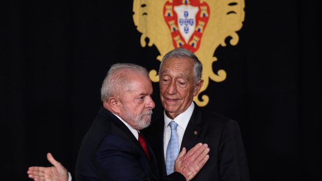 Lula desembarca em Portugal para encontro com presidente e outras autoridades