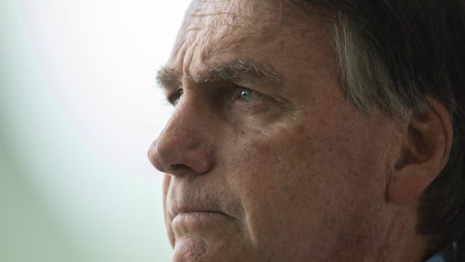 Bolsonaro sinalizou que contestaria as urnas antes e durante a campanha