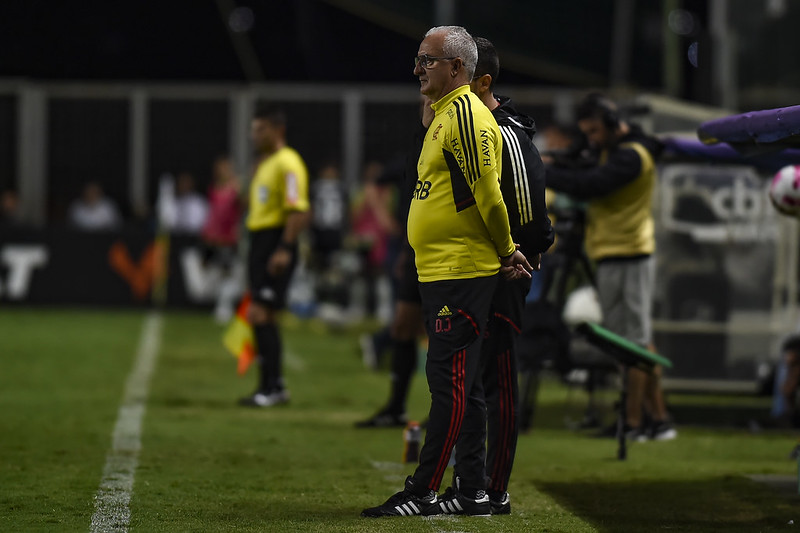 Dorival Jr revela principal motivo da derrota do Flamengo para o Corinthians