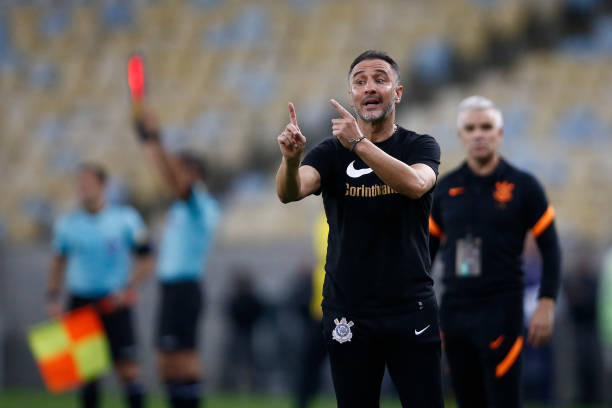 Vítor Pereira saiu e deixou grandes recordações a torcida do Corinthians; relembre