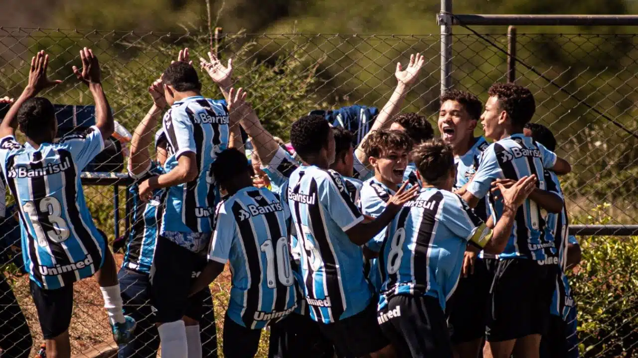 guris do Grêmio chegam à semifinal da Copa Umbro