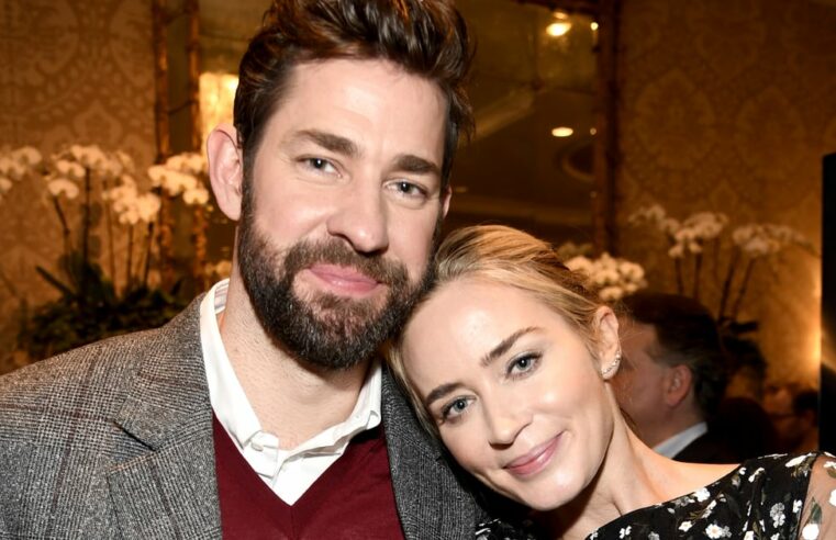 Emily Blunt fala sobre a roupa do primeiro encontro com John Krasinski