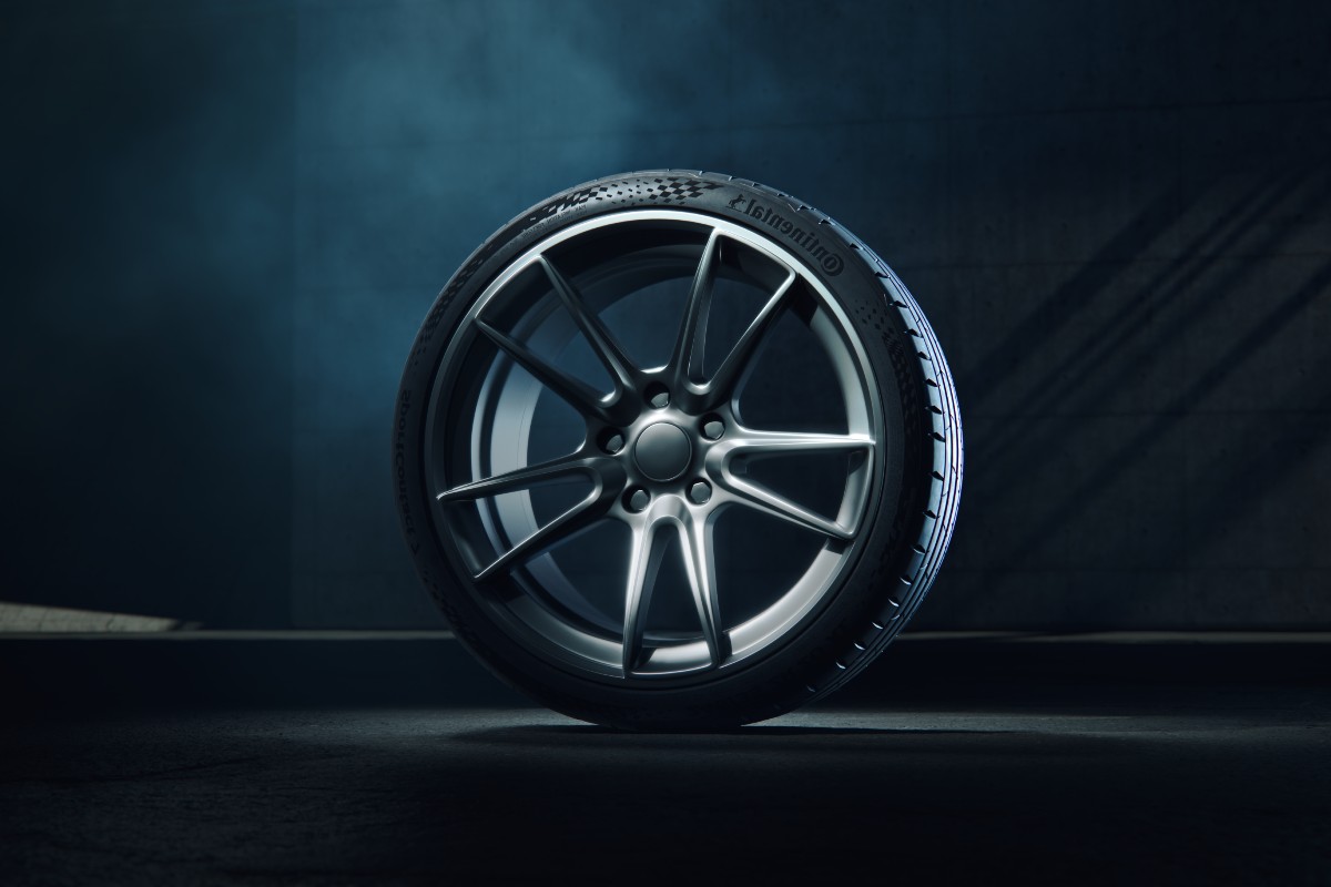 Continental lança o pneu para carros esportivos SportContact 7 no Brasil