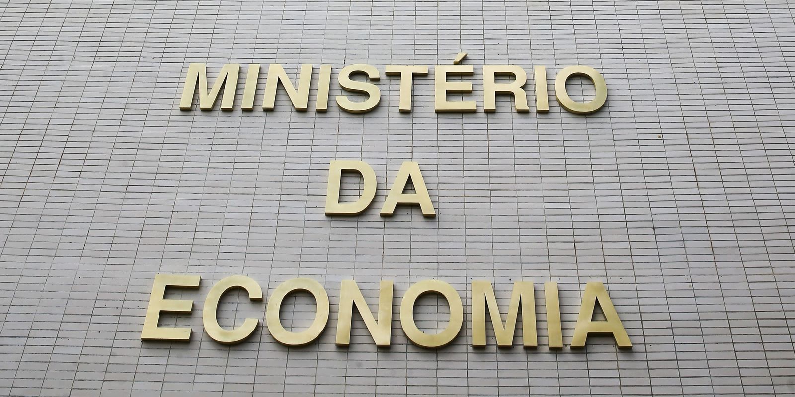 Governo remaneja verbas e aumenta gastos discricionários em R$ 3,3 bi