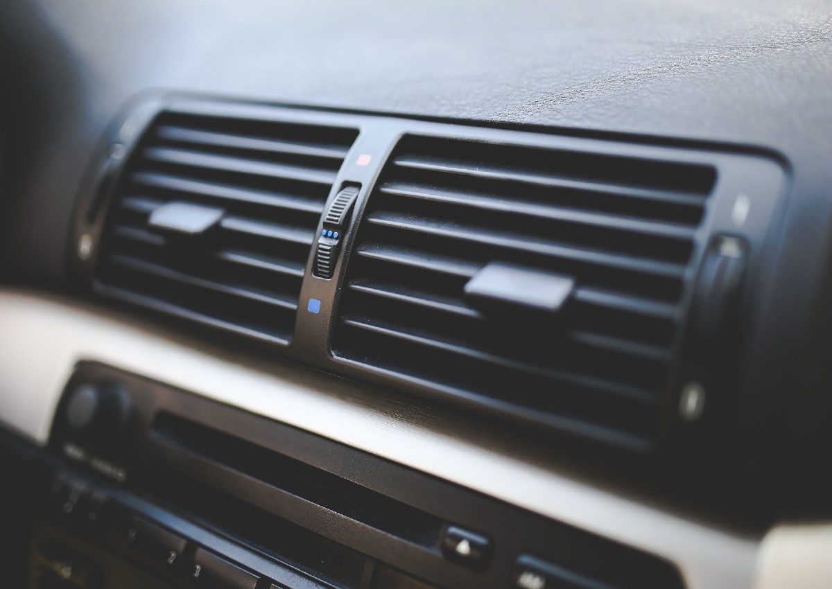 Dicas para cuidar do ar-condicionado do carro no verão
