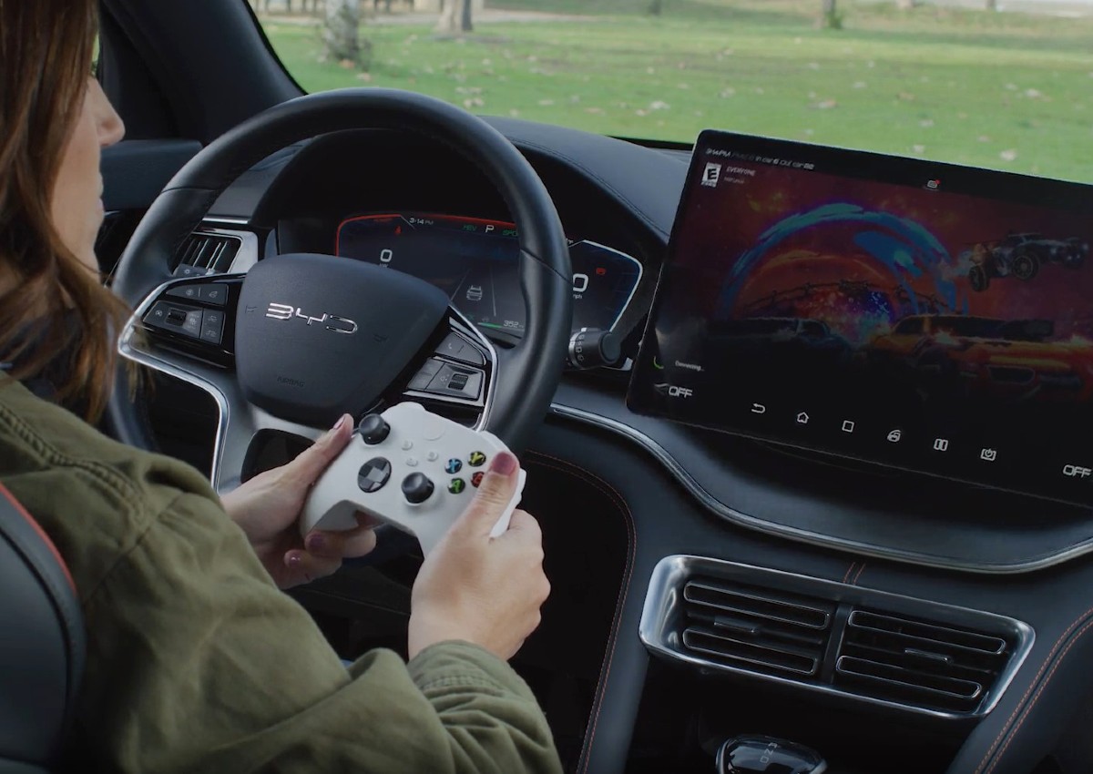 Carros da BYD terão streaming de jogos na central multimídia