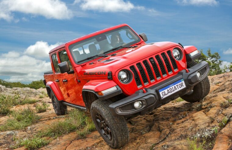 Jeep Gladiator 2023 ganha protetor de caçamba e mantém preço