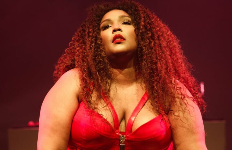 Lizzo lança conjunto de lingerie vermelha Yitty para o Dia dos Namorados