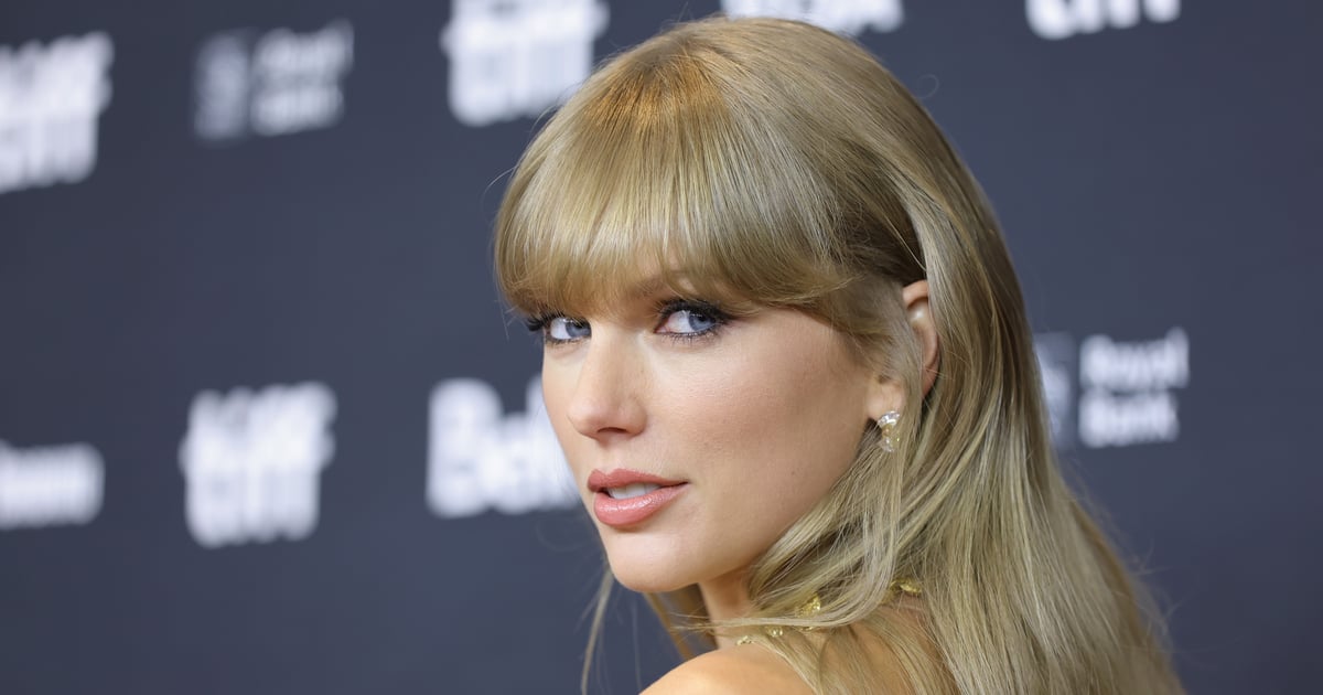 Taylor Swift surpreende fãs com minivestido Mirrorball
