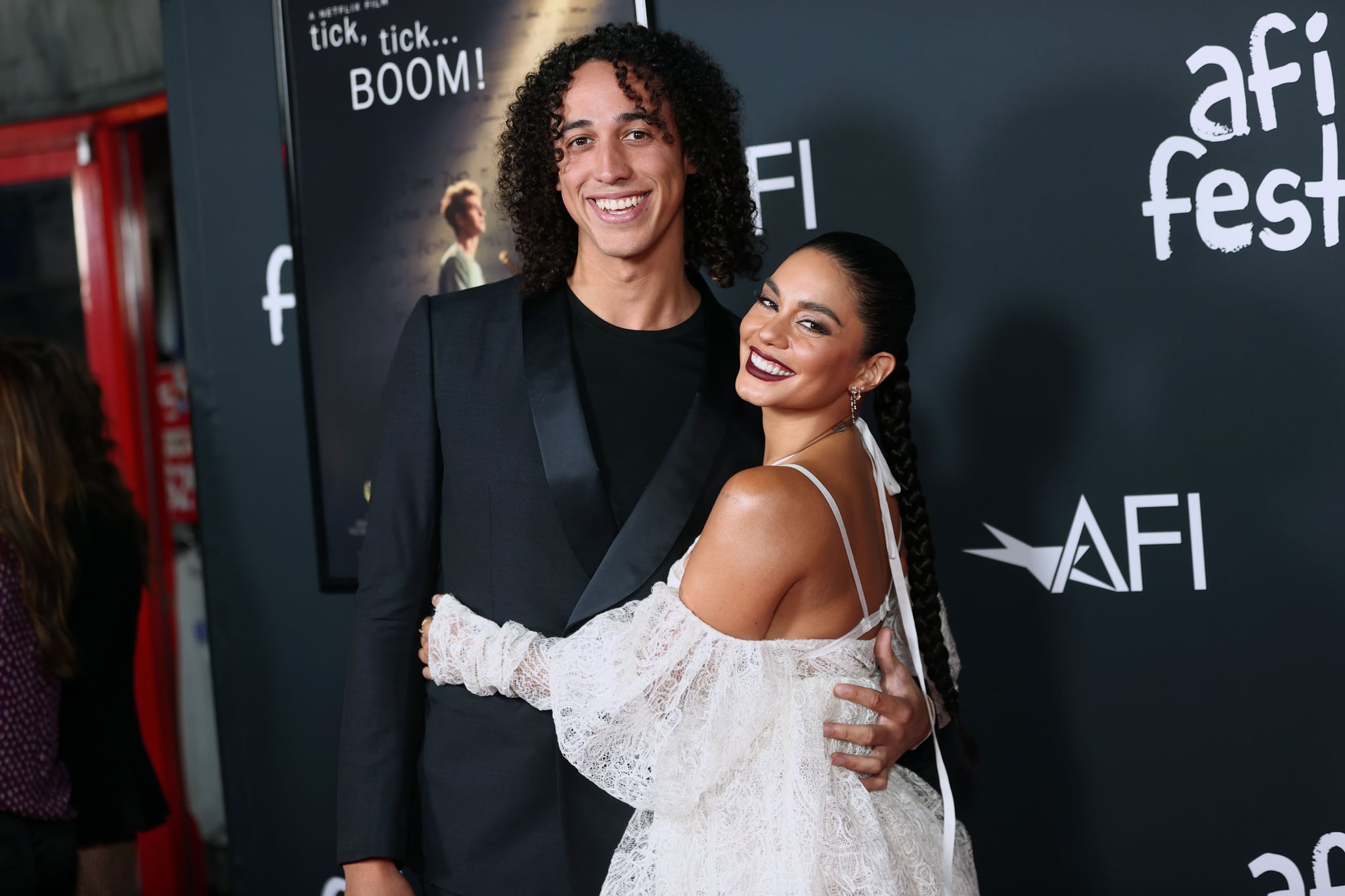 Cole Tucker e Vanessa Hudgens na estreia de Tick Tick Boom