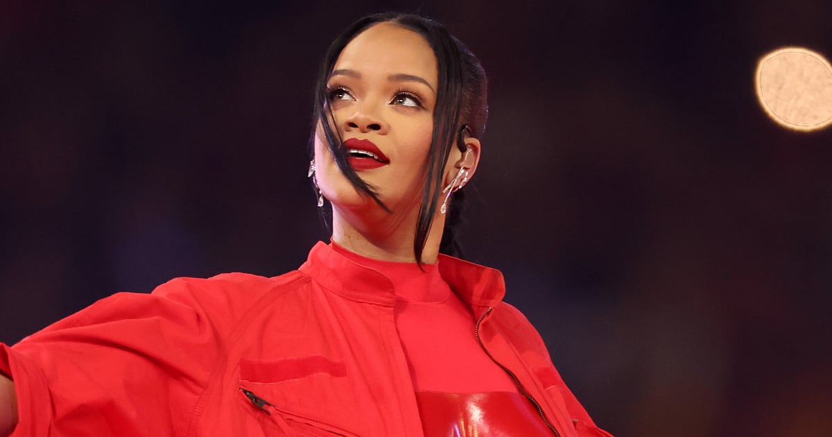 Macacão vermelho de Rihanna no show do intervalo do Super Bowl