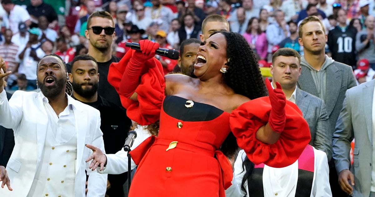 O terninho vermelho de Sheryl Lee Ralph no Super Bowl 2023