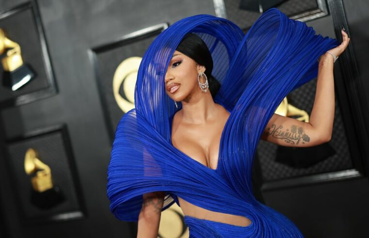 Vestido Gaurav Gupta de Cardi B no Grammy 2023