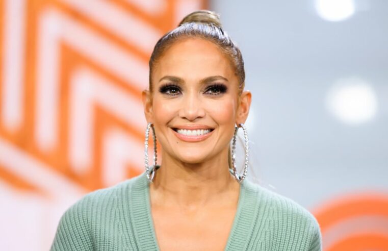 O maiô branco transparente de Jennifer Lopez no Instagram