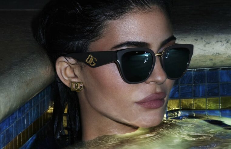 Maiôs de Kylie Jenner em campanha de óculos Dolce & Gabbana