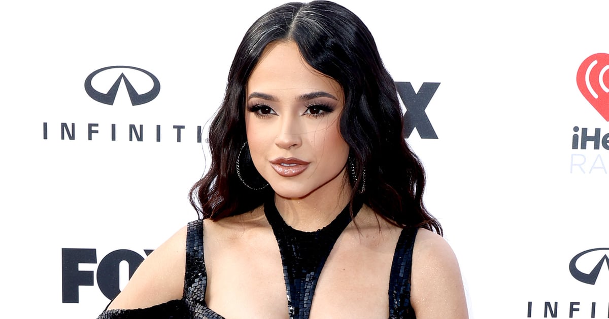 Roupa de Becky G no iHeartRadio Music Awards