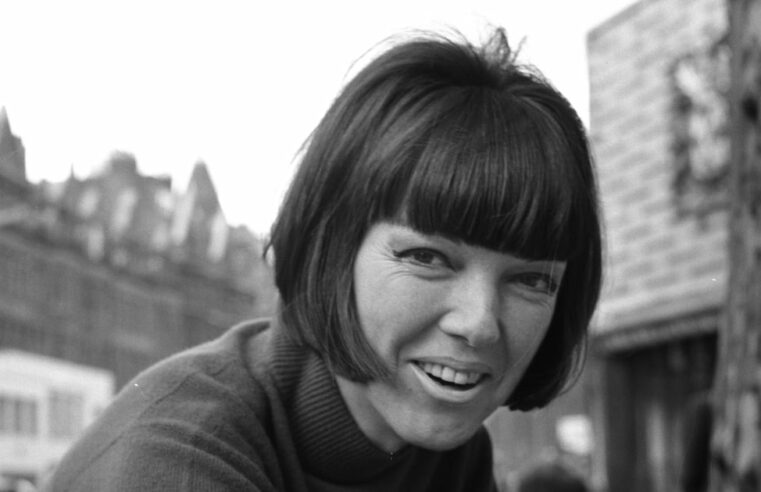 Dame Mary Quant morreu aos 93 anos