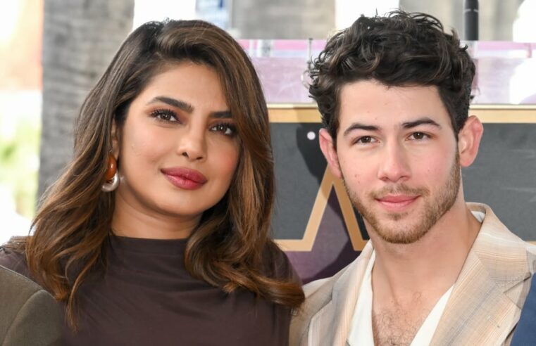 Sutiã e saia de Priyanka Chopra em Roma