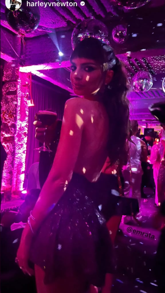 Emily Ratajkowski na festa pós-festa do Met Gala 2023