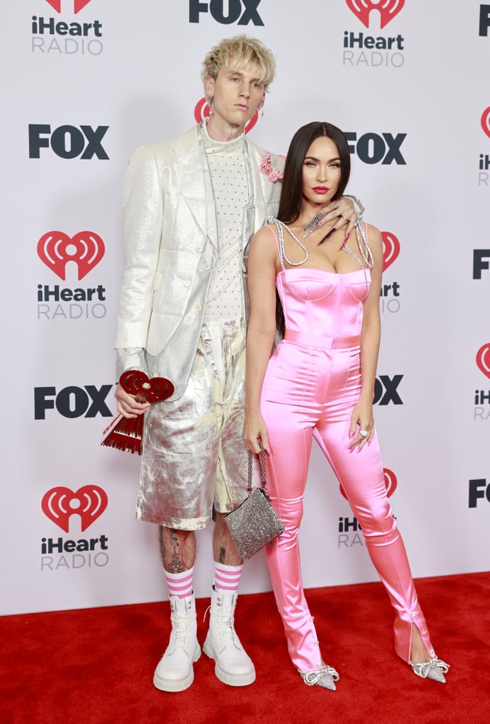 Megan Fox e Machine Gun Kelly no iHeartRadio Music Awards em 2021
