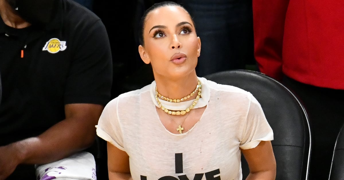 Crop Top “I Love Nerds” de Kim Kardashian no jogo dos Lakers