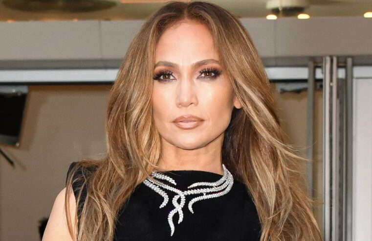 Jennifer Lopez diz que Ben Affleck lhe dá conselhos de moda