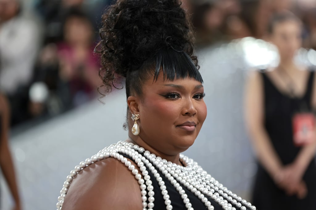 Lizzo em vestido Chanel e pérolas no Met Gala 2023