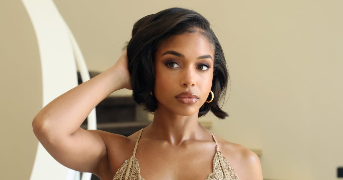 Lori Harvey’s Nude Vintage Versace Vestido para o Dia das Mães