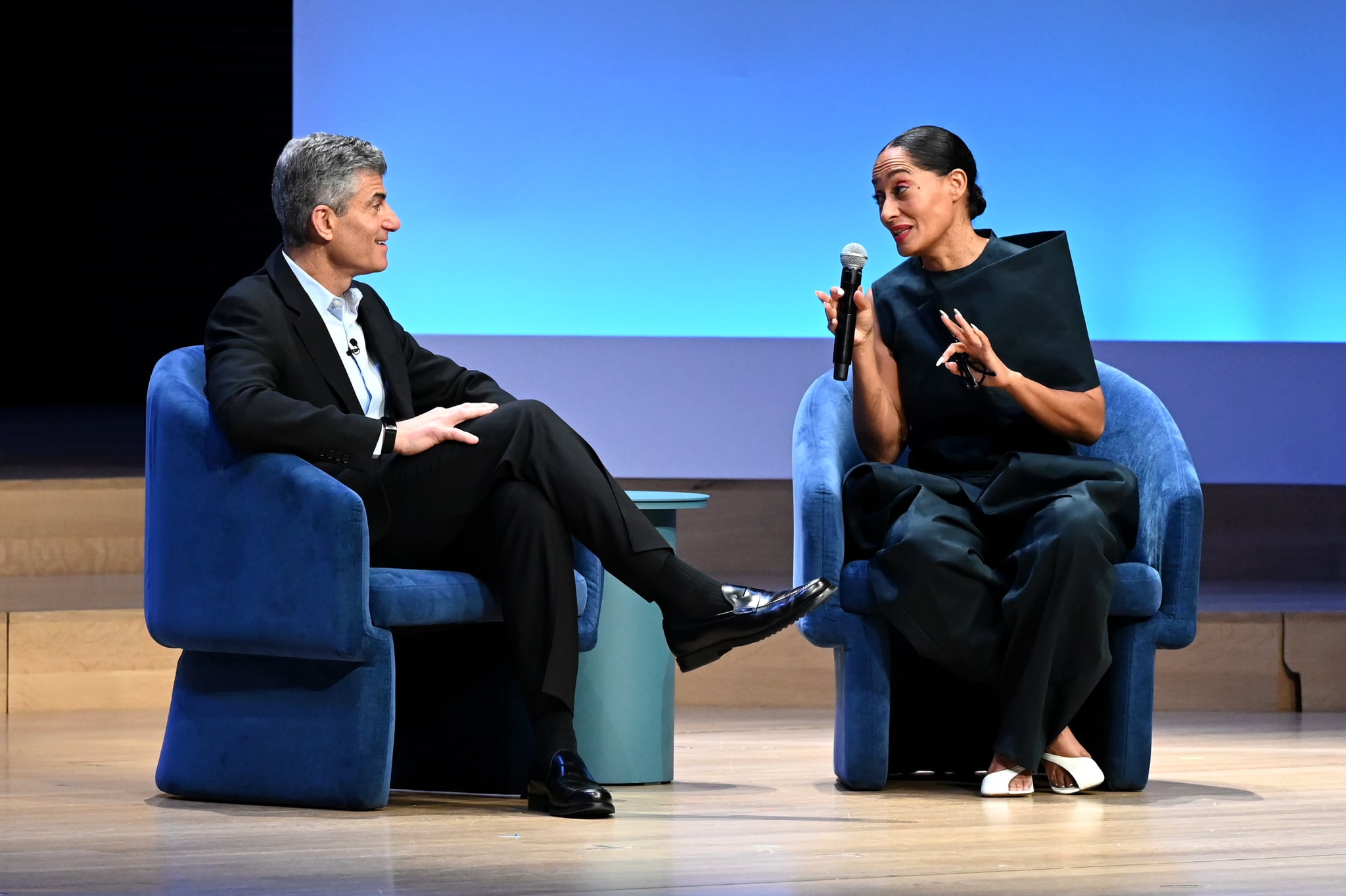 NOVA YORK, NOVA YORK - 01 DE MAIO: Alan Moss e Tracee Ellis Ross falam no palco do Amazon NewFronts 2023 no David Geffen Hall em 01 de maio de 2023 na cidade de Nova York.  (Foto de Slaven Vlasic/Getty Images for Amazon)